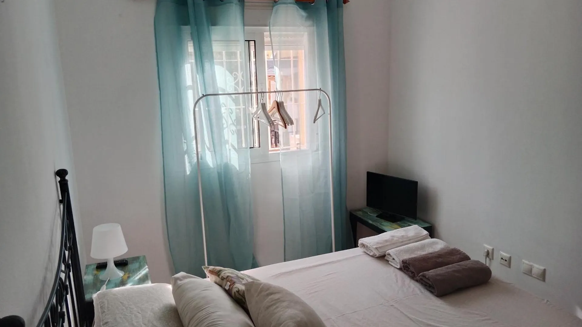 Brisa, La Carihuela Playa Torremolinosアパートメント アパート トレモリノス