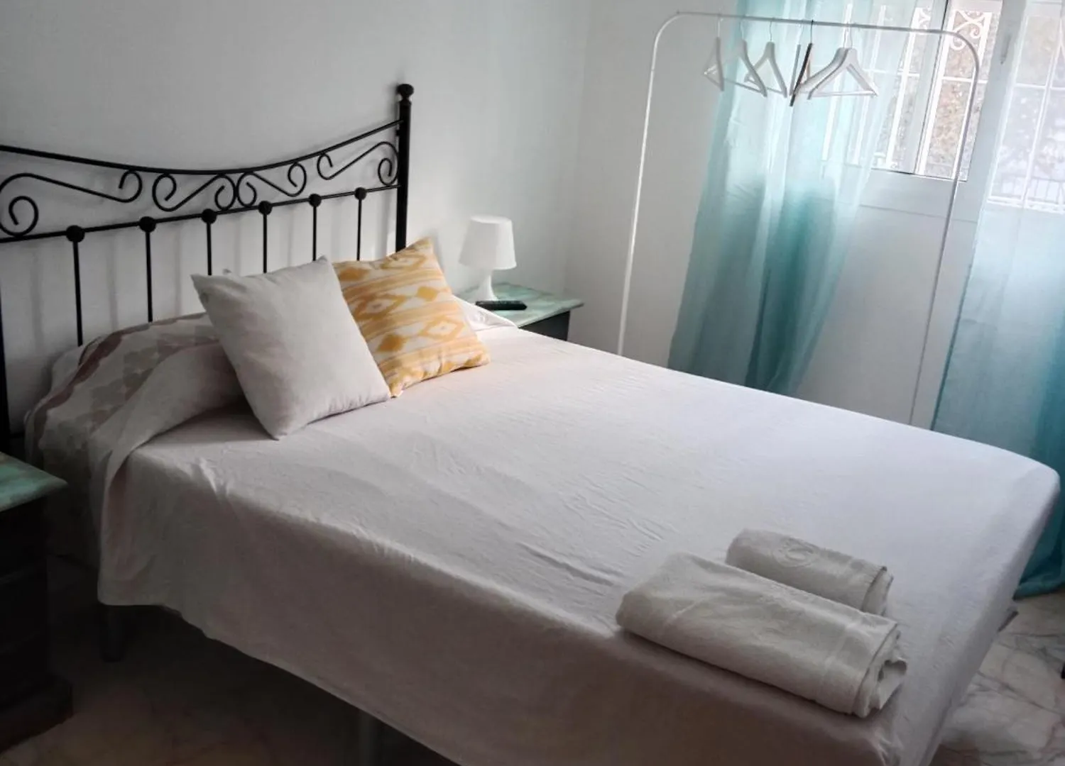アパート Brisa, La Carihuela Playa Torremolinosアパートメント
