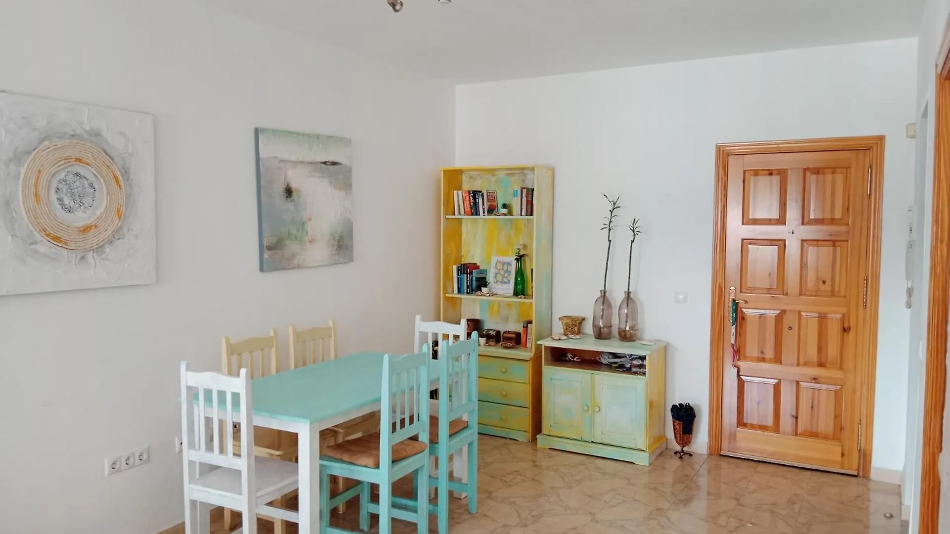 アパート Brisa, La Carihuela Playa Torremolinosアパートメント スペイン