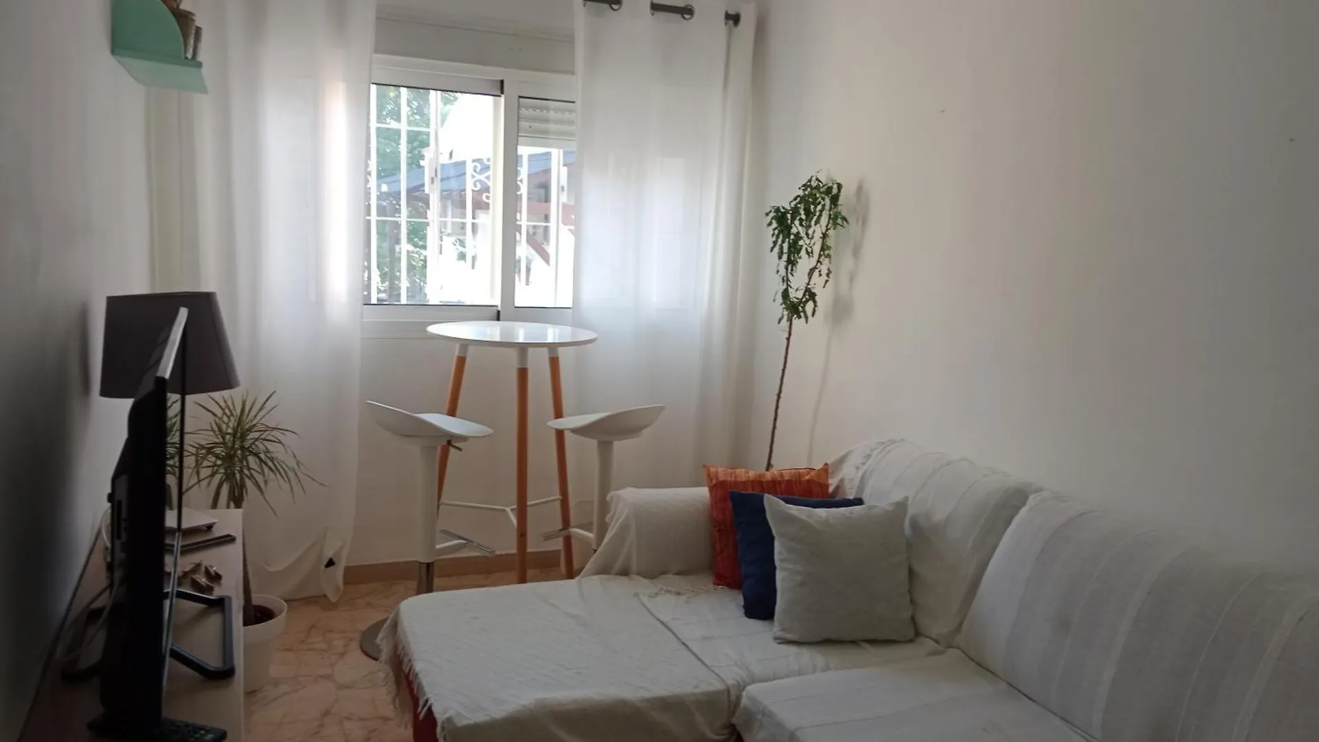 アパート Brisa, La Carihuela Playa Torremolinosアパートメント