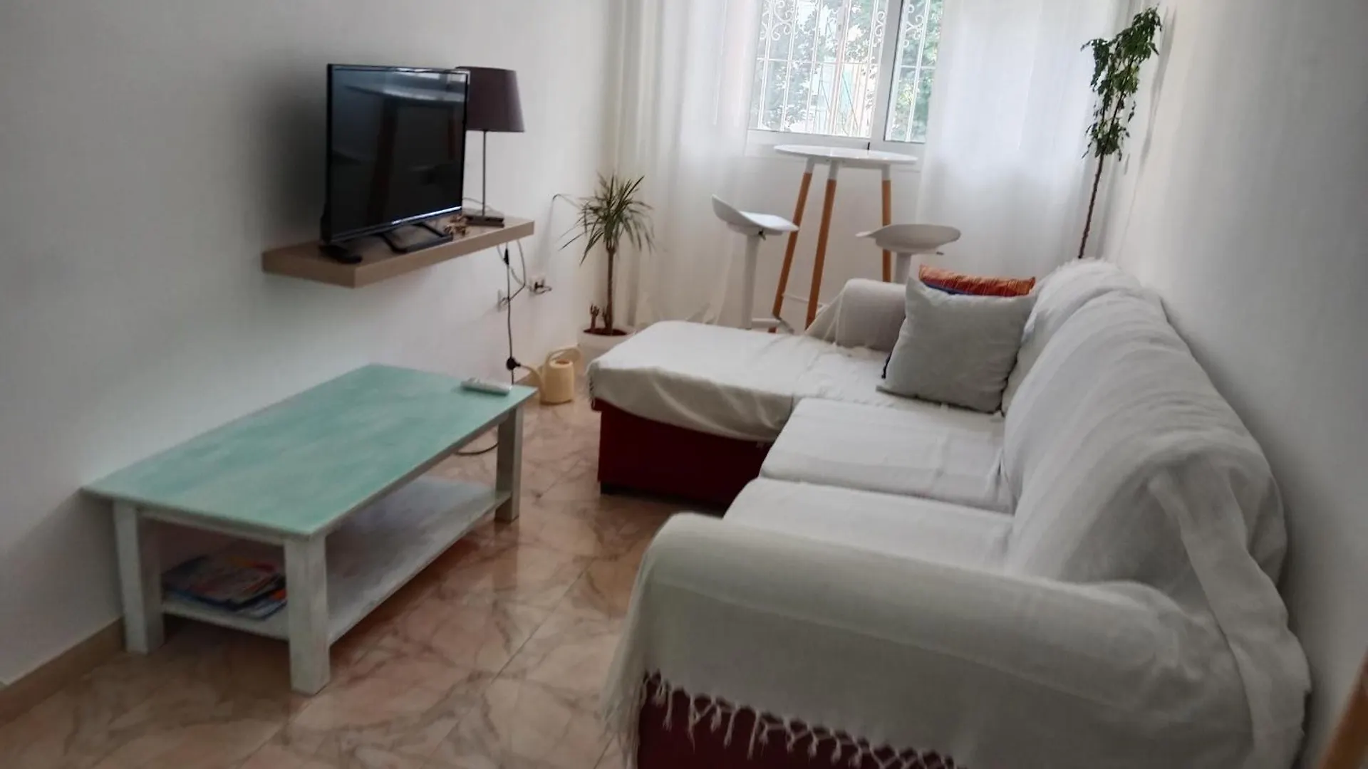 Brisa, La Carihuela Playa Torremolinosアパートメント アパート トレモリノス