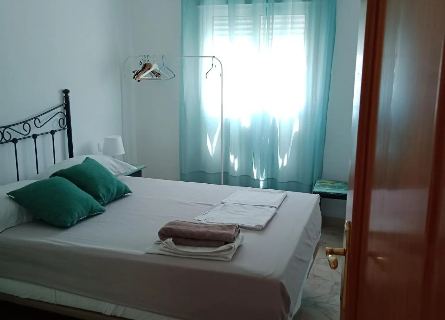 Brisa, La Carihuela Playa Torremolinosアパートメント アパート トレモリノス