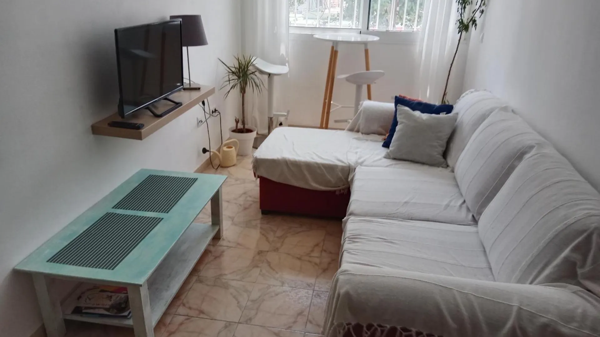 Brisa, La Carihuela Playa Torremolinosアパートメント アパート