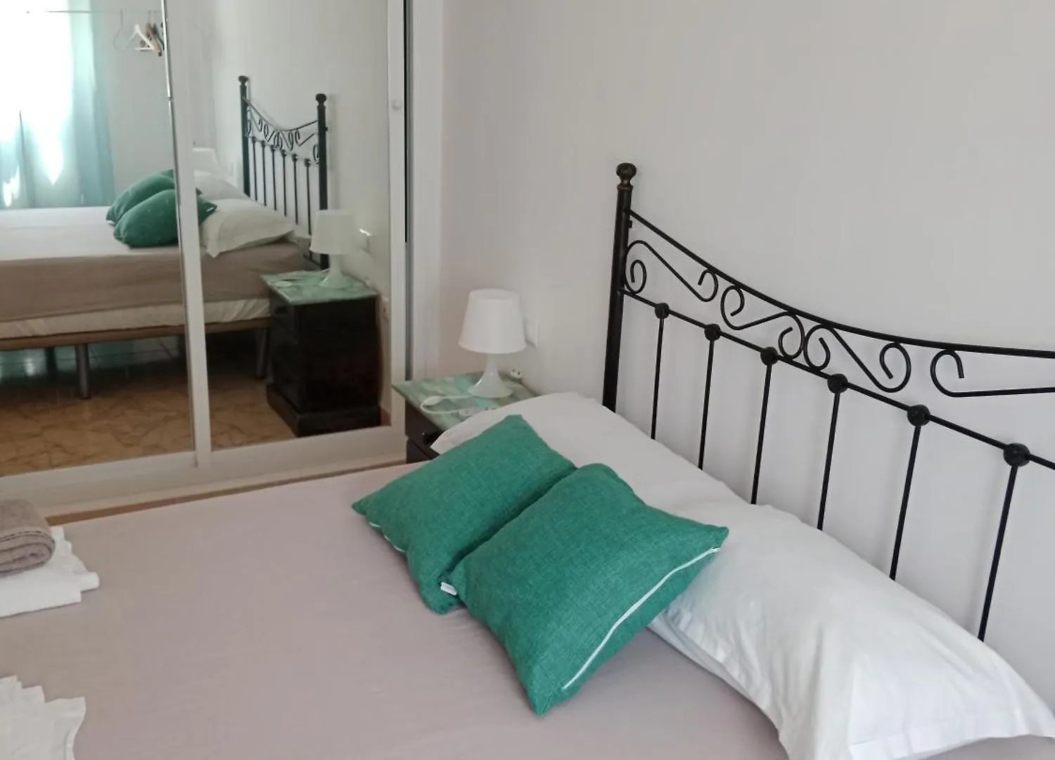 Brisa, La Carihuela Playa Torremolinosアパートメント トレモリノス