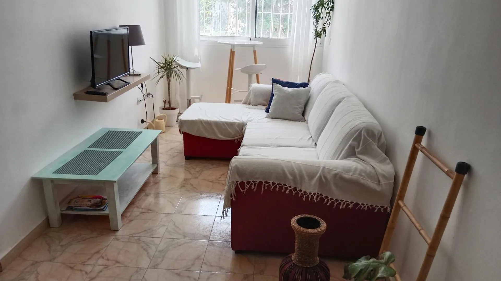 アパート Brisa, La Carihuela Playa Torremolinosアパートメント